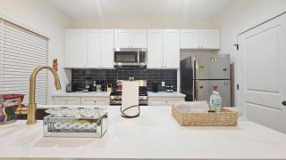 Brand-New 3 BR House Mins To Downtown and Airports - 1