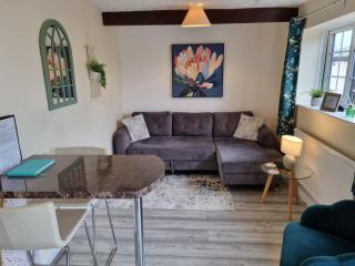 Little Park Holiday Homes Self Catering Cottages 1 & 2 bedrooms available close to Tutbury Castle - 7