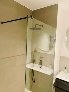 Practical one bedroom flat with terrace and parking - 6