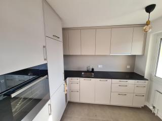 Stylish living with panoramic views just 20 minutes from Zurich HB - 2