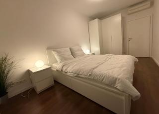 2 bedroom apartment with great location and air conditioning and parking - 0