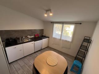 Logement Cosy 40 m2 Coeur historique de Lunel - 6