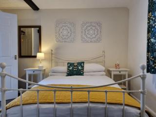 Little Park Holiday Homes Self Catering Cottages 1 & 2 bedrooms available close to Tutbury Castle - 1