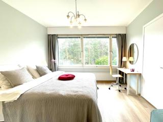 Bright and spacious 3BR Apartment with Fast Metro Access to City Center - 4