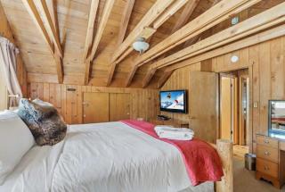 3BR Mountain Cabin-Near Beach & Slopes - 6