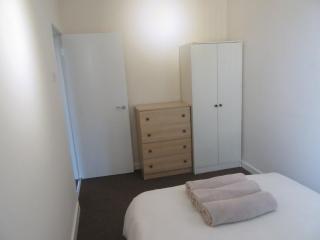 No 4 - LARGE 2 BED NEAR SEFTON PARK AND LARK LANE - 7