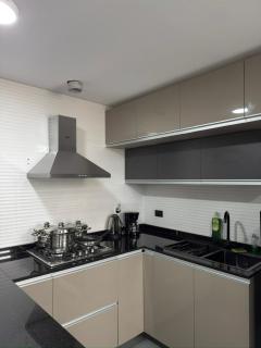 Cerca de todo, Terminal, Plaza Murillo, Teleféricos - 7