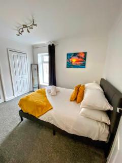 Convenient 3-Bed Swansea house in City centre - 0