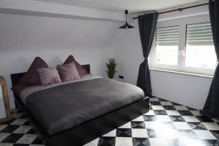 Cozy room with private bathroom - 6