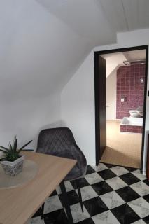 Cozy room with private bathroom - 5