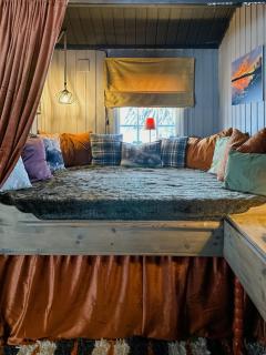 Idyllic Cabin By The Water In Hessdalen - 1