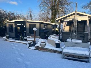 Sunset Retreat Cabin, Hot Tub & Garden views - 8