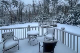 Yogis Paradise with Deck about 1 Mi to Yogaville! - 8