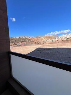 A quiet retreat with a stunning mountain view - 8