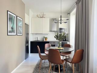 Sauna, Parking, 350MB, 65 HDTV, Games, Dryer - 6