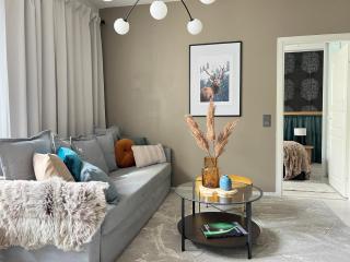 Sauna, Parking, 350MB, 65 HDTV, Games, Dryer - 7