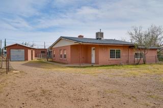 6 Mi to Old Bisbee! Charming Family Home with Yard - 8