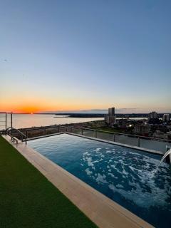 Modern apartment one block from the beach - 0