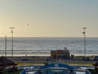 Lujoso depto frente al mar - 8