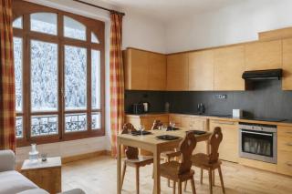 Central Majestic Apartment Near Skiing - Happy Rentals - 8