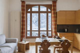 Central Majestic Apartment Near Skiing - Happy Rentals - 6