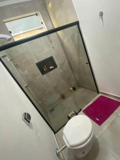 Suíte confortável e espaçosa em bairro tranquilo - 4