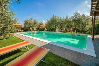 Apartment With Pool And Private Terrace In Tuscany - 0