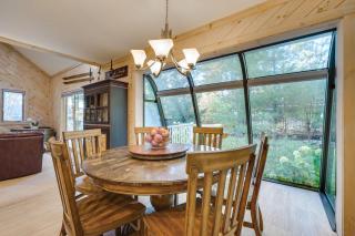 Cozy Getaway Private Hot Tub, Near Skiing! - West Dover - 4