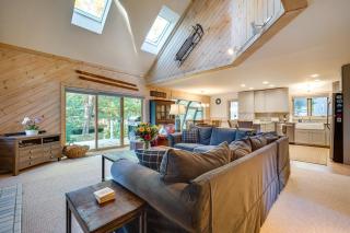 Cozy Getaway Private Hot Tub, Near Skiing! - West Dover - 6