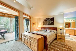 Olympia Monthly Rental w/ Hot Tub & Water Views - 1
