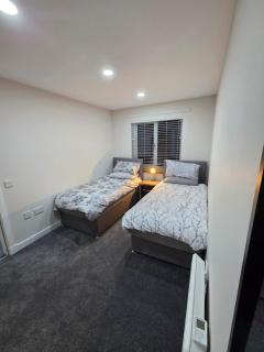 25 Colliers Road,Stirling - 1