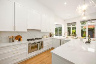 Complete Host Brighton House - 1