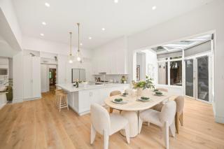 Complete Host Brighton House - 4