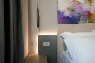 Elegant Skyline View Balcony Apartment - 3