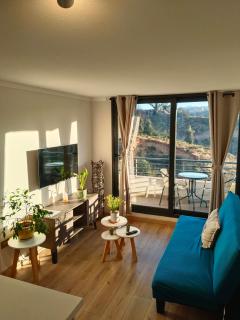 Departamento equipado de 2 Dormitorios , 2 baños y estacionamiento privado - - 8