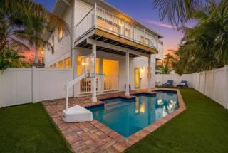 Island Hideaway - By Skyrun Anna Maria - 0