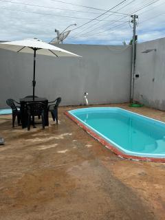 Casa com dois quartos e piscina em mineiros - 0
