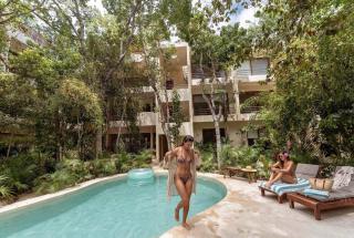 Stylish Ground-Floor 3BR Haven with Luxe Plunge Pool - 1