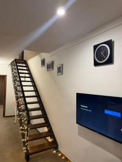 Secure & Comfortable Family Stay 2BHK Entire Apartment in Lyallpur Galleria Mall 24-7 Protection By Zavana Suites - 7