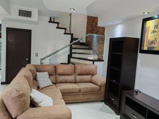 Comfortable house 15 min Consulate 10 min Bridge - 0