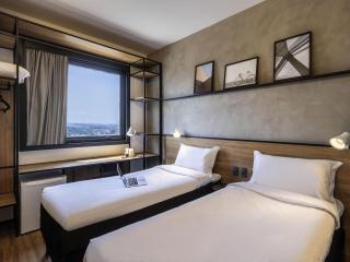 ibis Ponta Grossa - 8