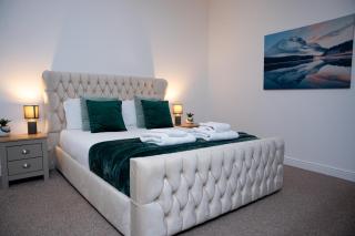 Spacious, Well-Equipped Apartment With Parking - 2