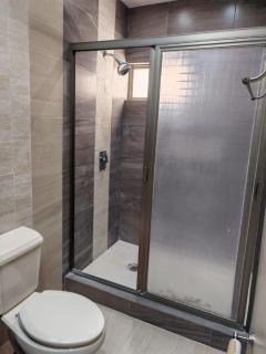 Comfortable house 15 min Consulate 10 min Bridge - 8