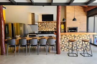 Recanto Sabiá, Área gourmet climatizada, piscina - 9