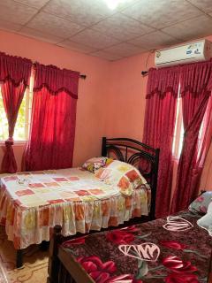 House a 10-minute walk from Porras Park - 4