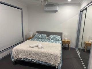 The Ultimate Family Retreat - Stylish & Spacious - 8