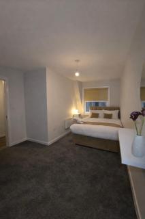 Modern 1 Bedroom Apartment, Prime Location in Liverpool City Centre - 8