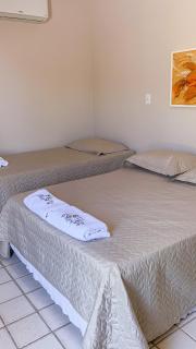 Casa à 70m da praia com 9 quartos sendo 7 suítes - 7