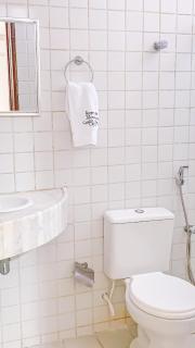 Casa à 70m da praia com 9 quartos sendo 7 suítes - 1