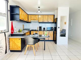 Private beach access, fiber optic internet & parking - 5